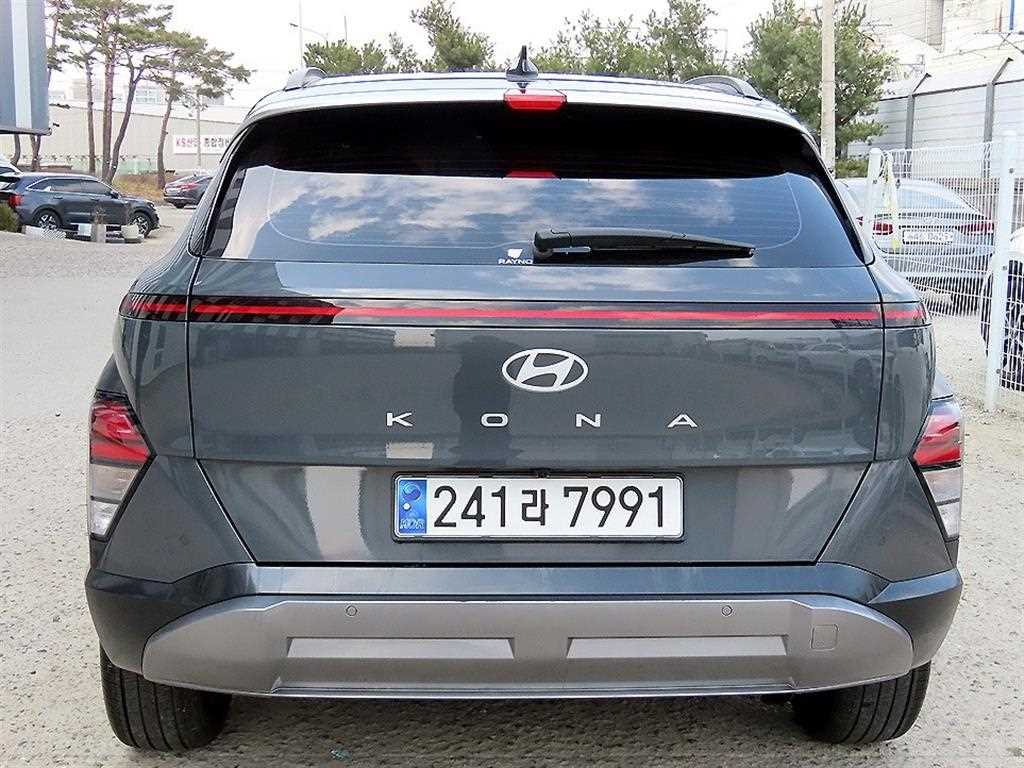 HYUNDAI Kona - Vista 4