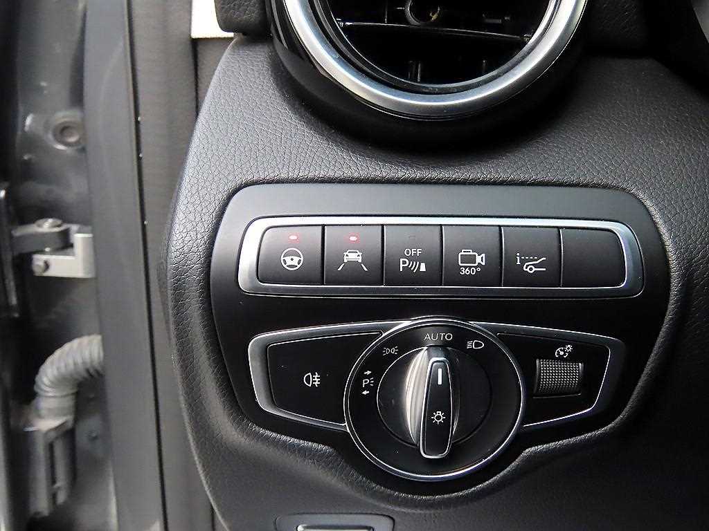 Mercedes Benz GLC Class - Vista 12