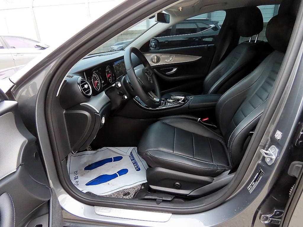 Mercedes Benz E class - Vista 5