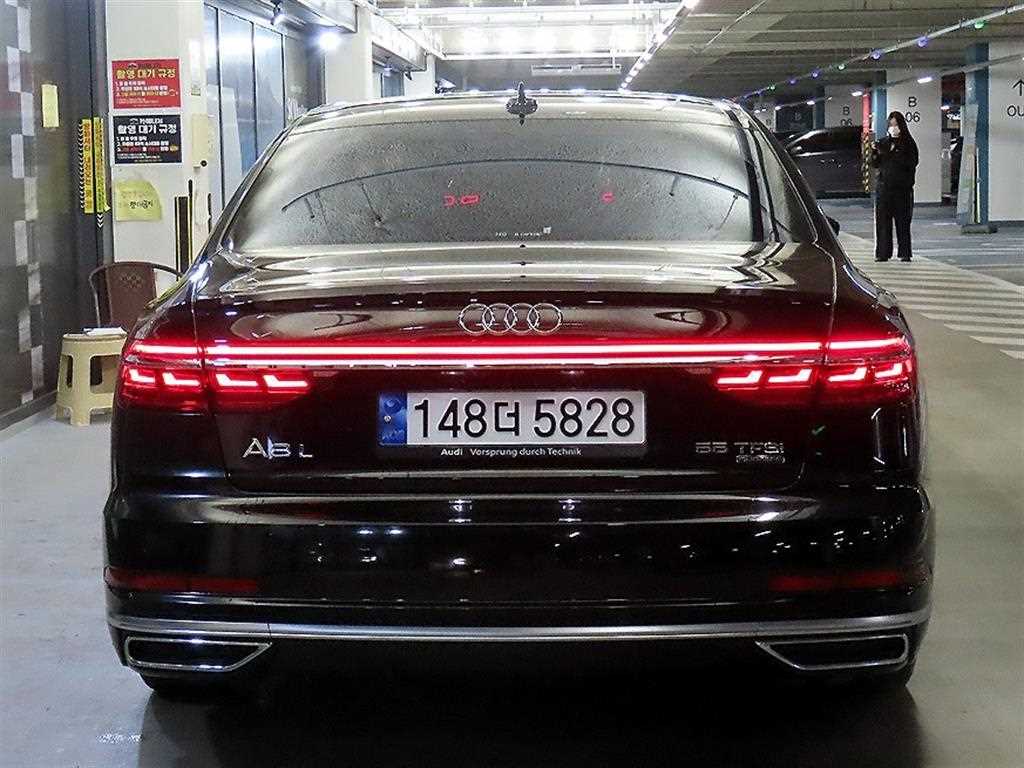 Audi A8 - Vista 5