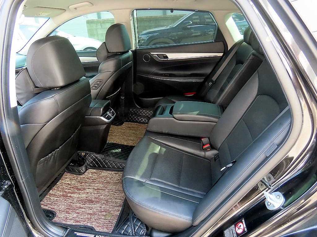 HYUNDAI Grandeur - Vista 6