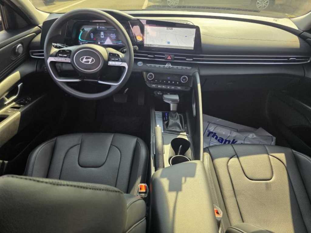 HYUNDAI Avante - Vista 7