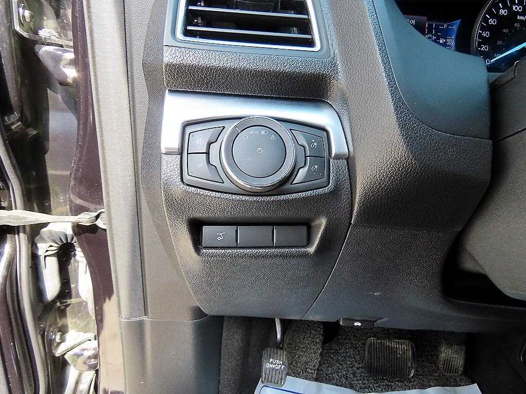 Ford Explorer - Vista 12