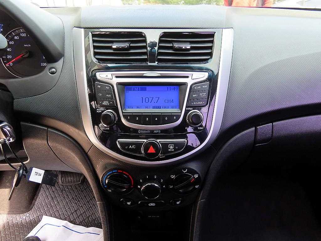 HYUNDAI Accent 2014 Blanco - Importación desde Corea - HF Imports Iquique - Foto 14