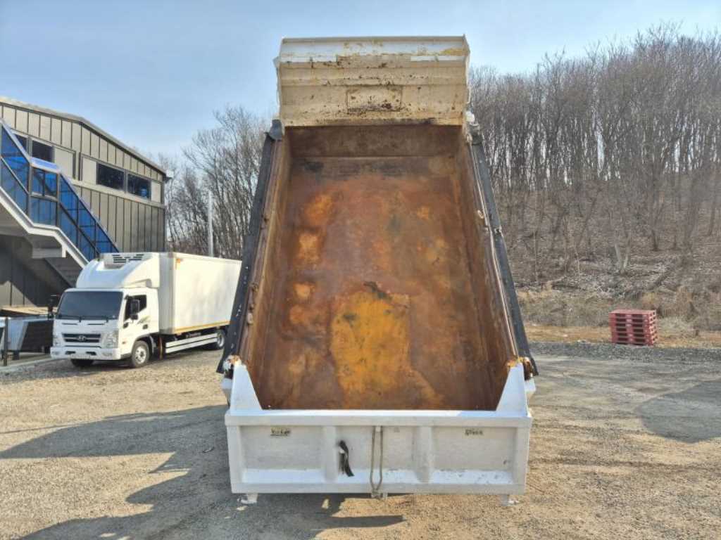 medium and large cargo dump 2004 Blanco - Importación desde Corea - HF Imports Iquique - Foto 17