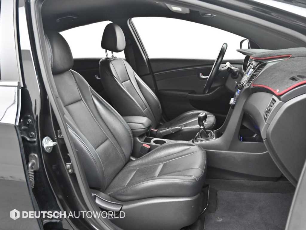 HYUNDAI i30 - Vista 10