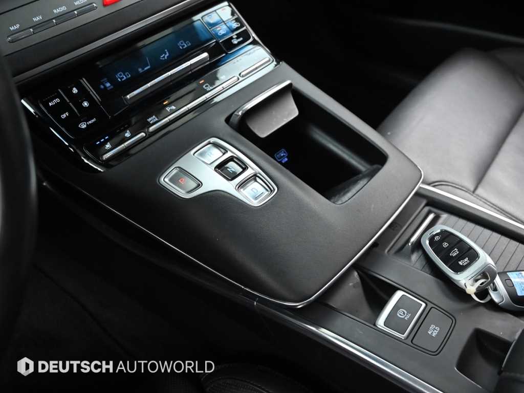 HYUNDAI Grandeur - Vista 11