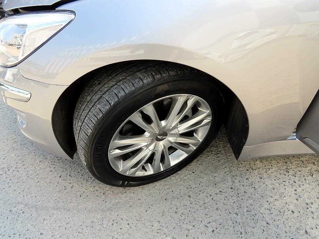 HYUNDAI Genesis 2012 Plateado - Importación desde Corea - HF Imports Iquique - Foto 17