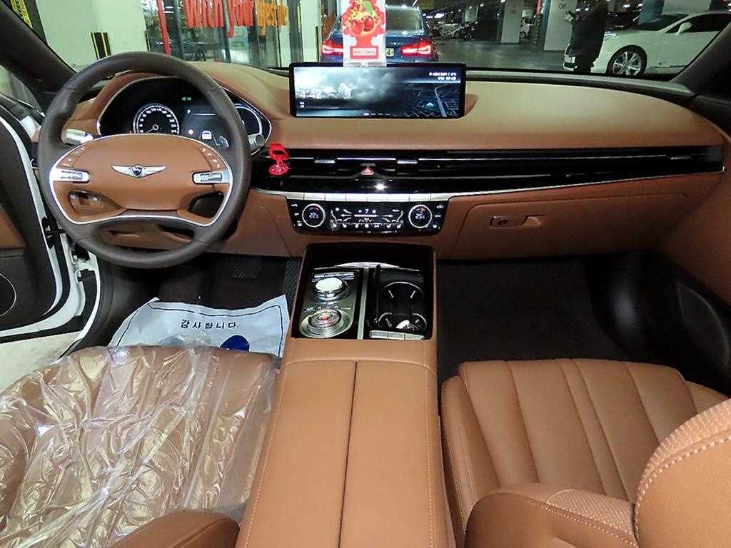 Genesis G80 - Vista 10