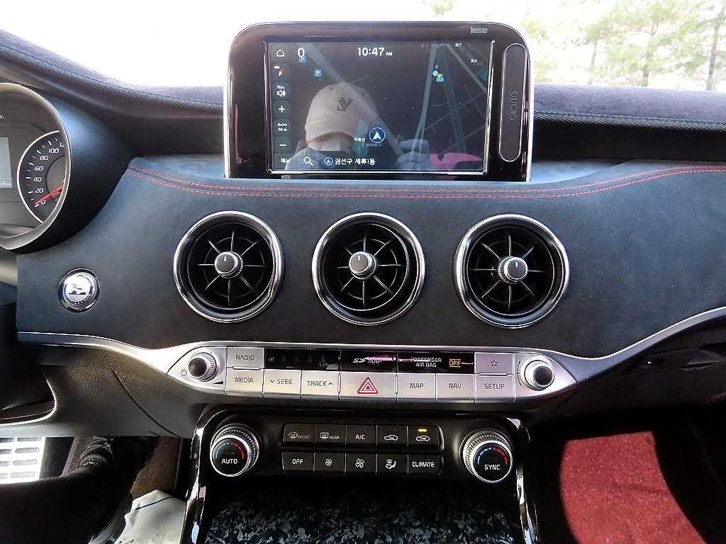 KIA Stinger - Vista 12