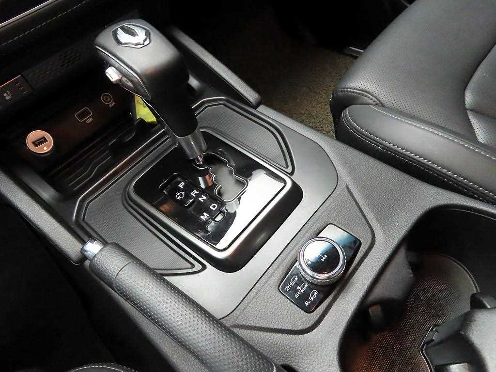 Ssangyong Rexton - Vista 11