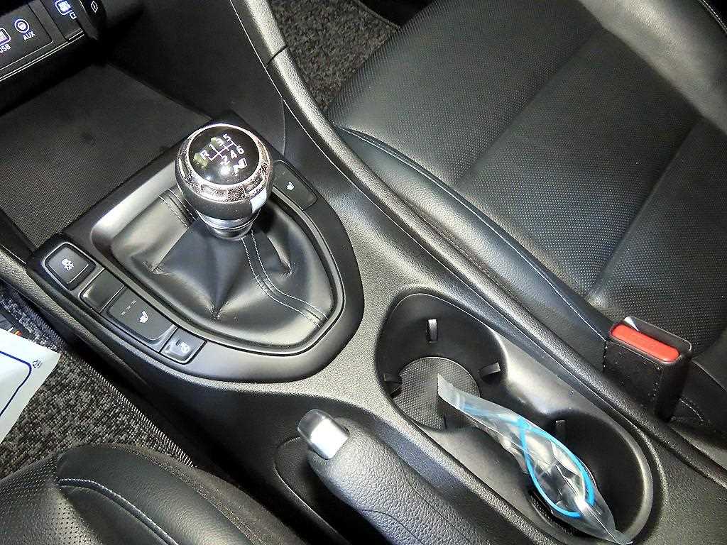 HYUNDAI Veloster - Vista 12