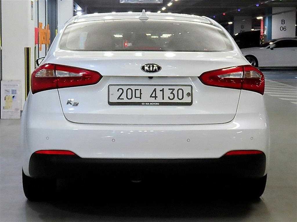 KIA K3 - Vista 5