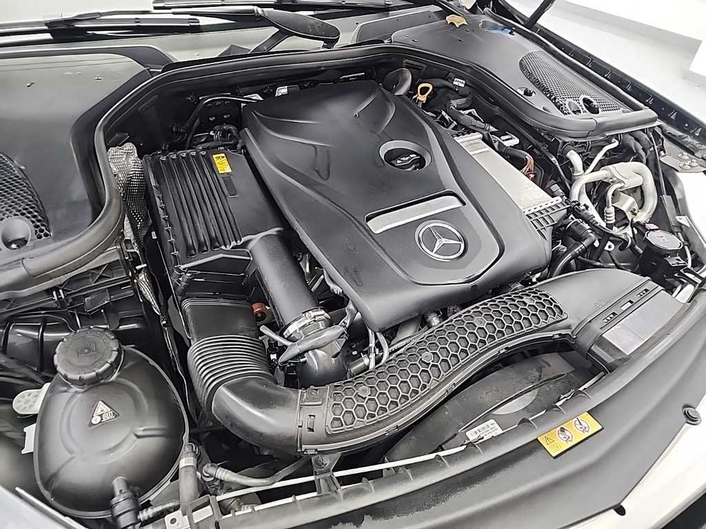 Mercedes Benz E class - Vista 5