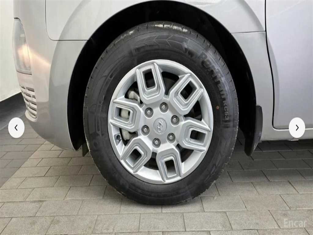 HYUNDAI Staria - Vista 5