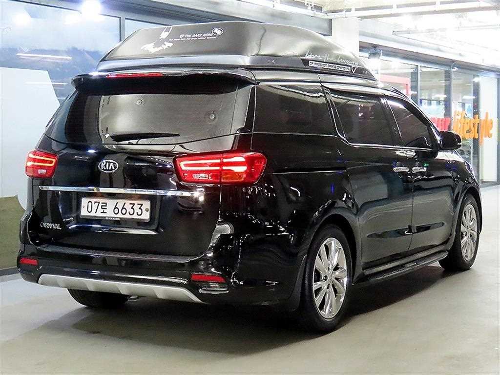 KIA Carnival - Vista 4