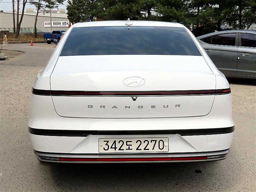 HYUNDAI Grandeur - Vista 4
