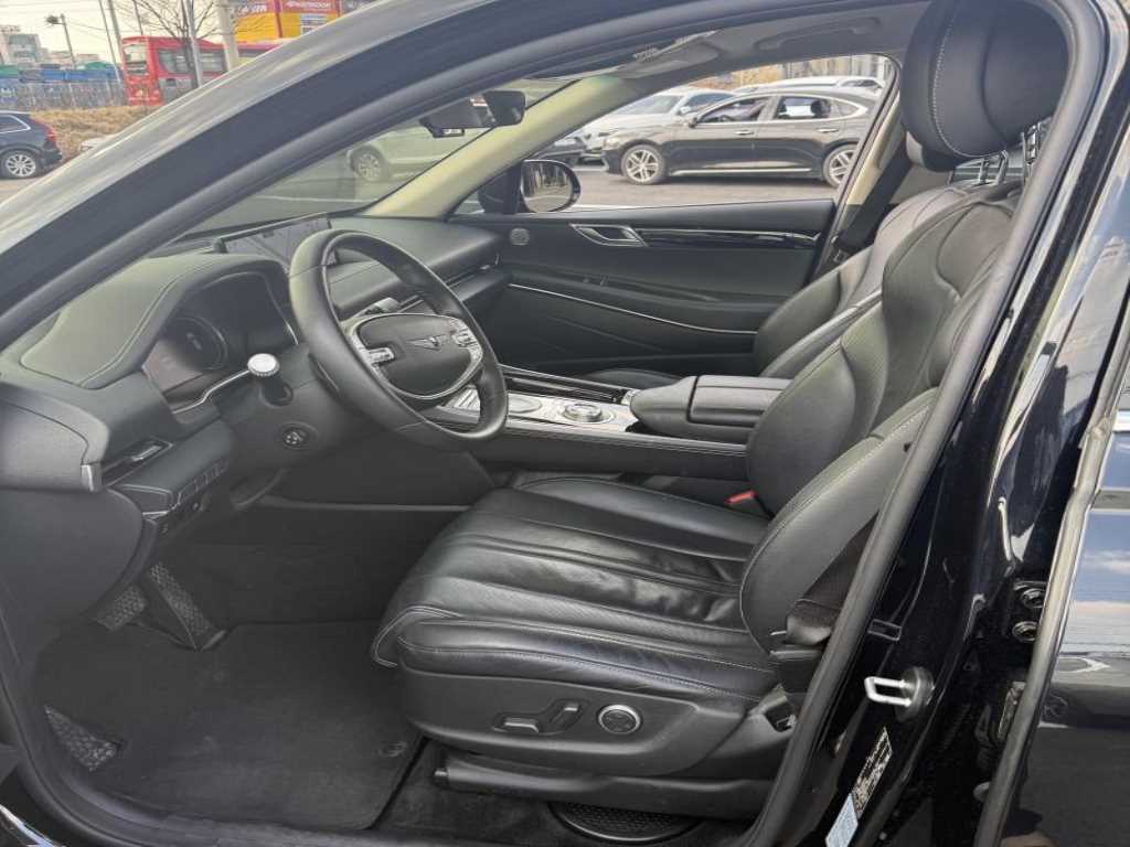 Genesis GV80 - Vista 5