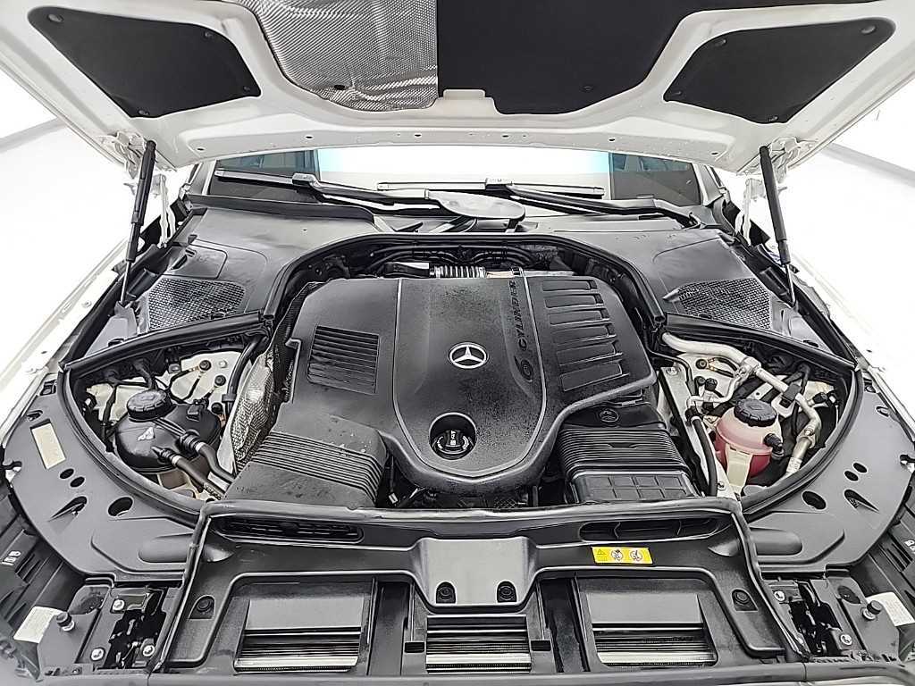 Mercedes Benz S Class - Vista 5