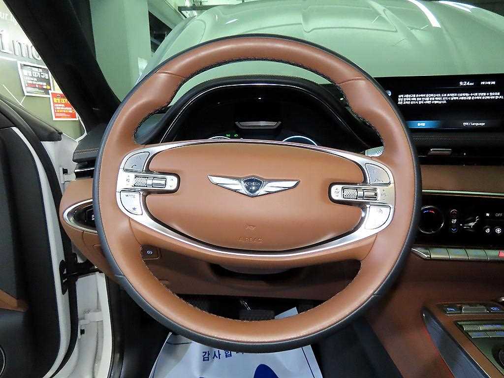 Genesis GV70 - Vista 8