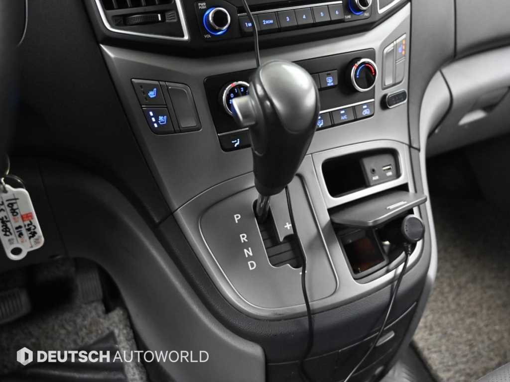 HYUNDAI Starex - Vista 9