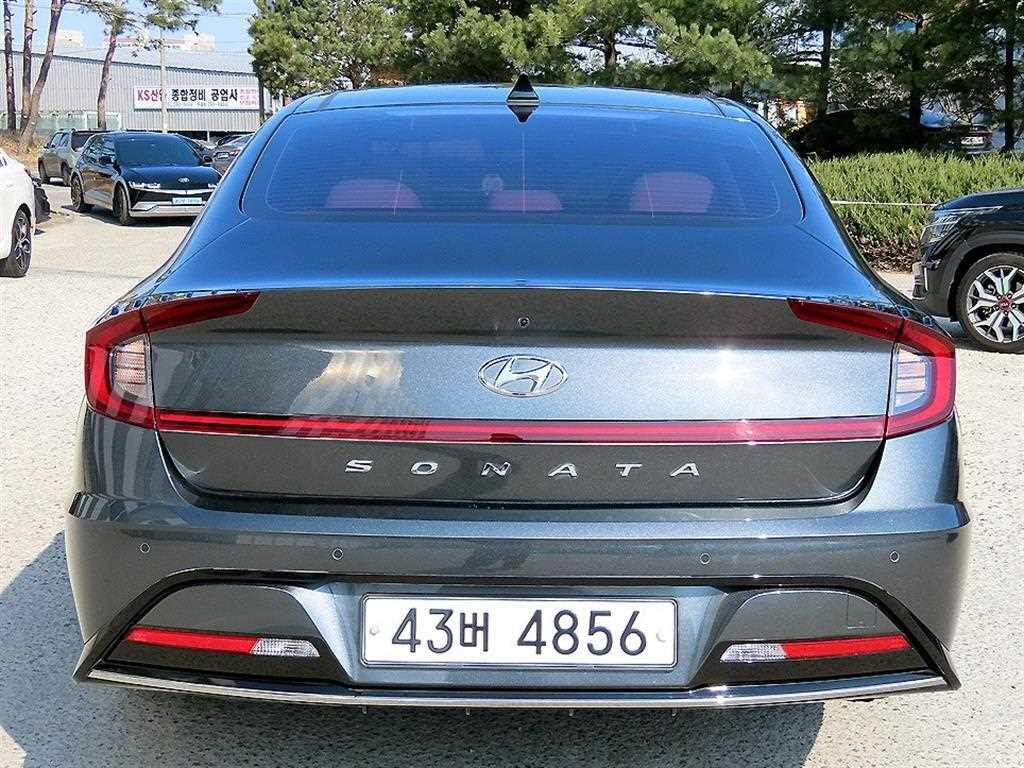 HYUNDAI Sonata - Vista 4