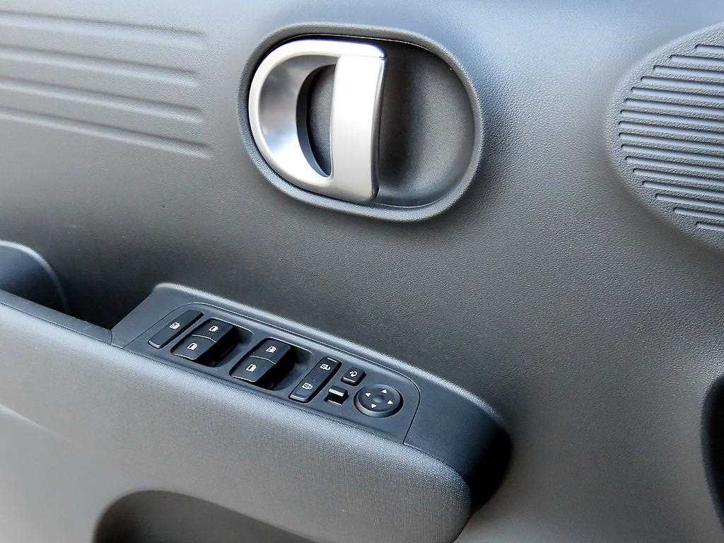 HYUNDAI Casper - Vista 11