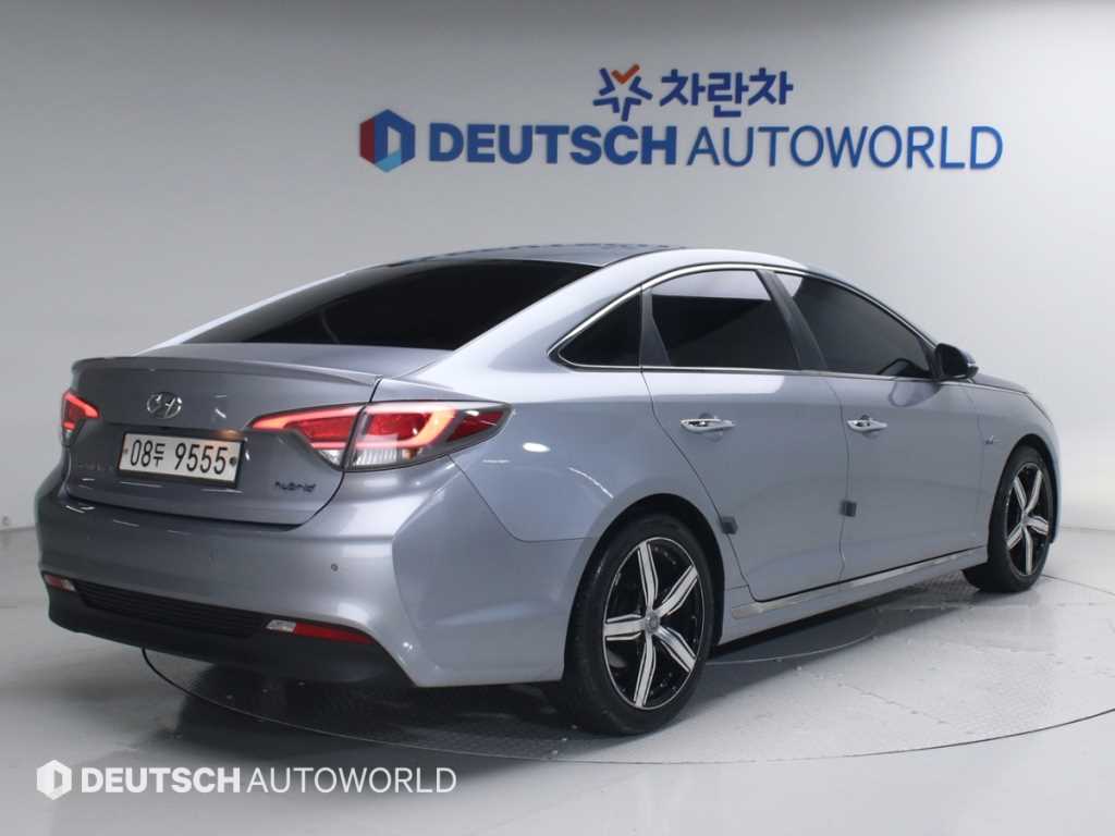 HYUNDAI Sonata - Vista 2