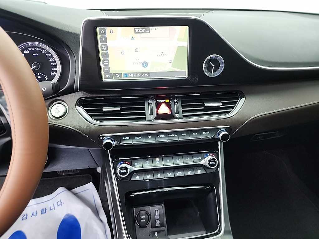 HYUNDAI Grandeur - Vista 10