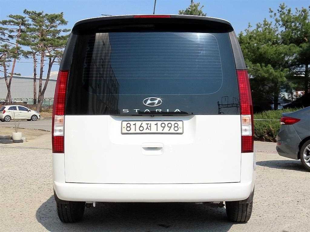 HYUNDAI Staria - Vista 4