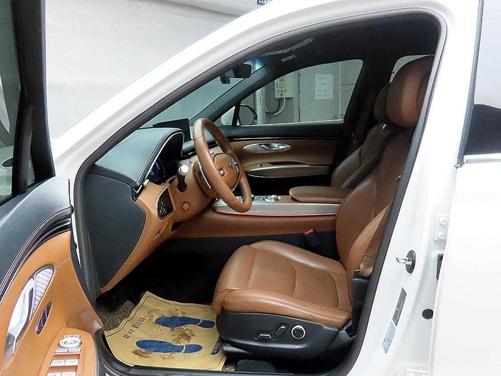 Genesis GV70 - Vista 5