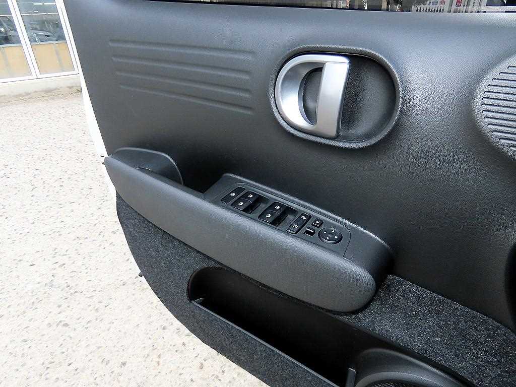 HYUNDAI Casper - Vista 11