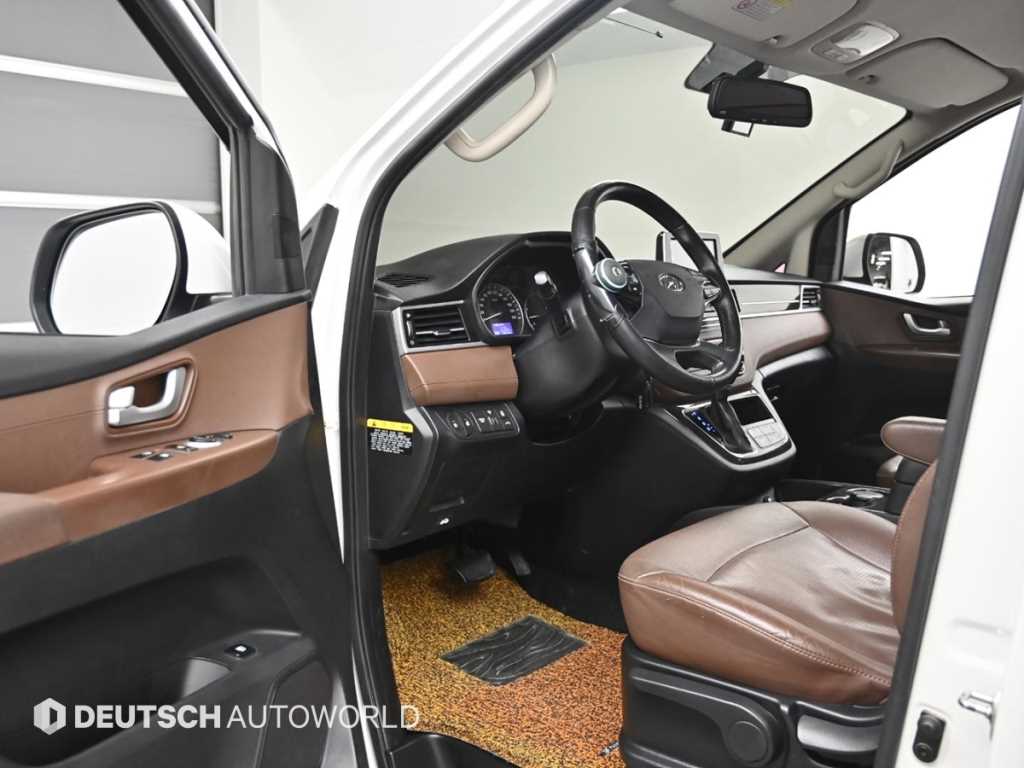 HYUNDAI Starex - Vista 11