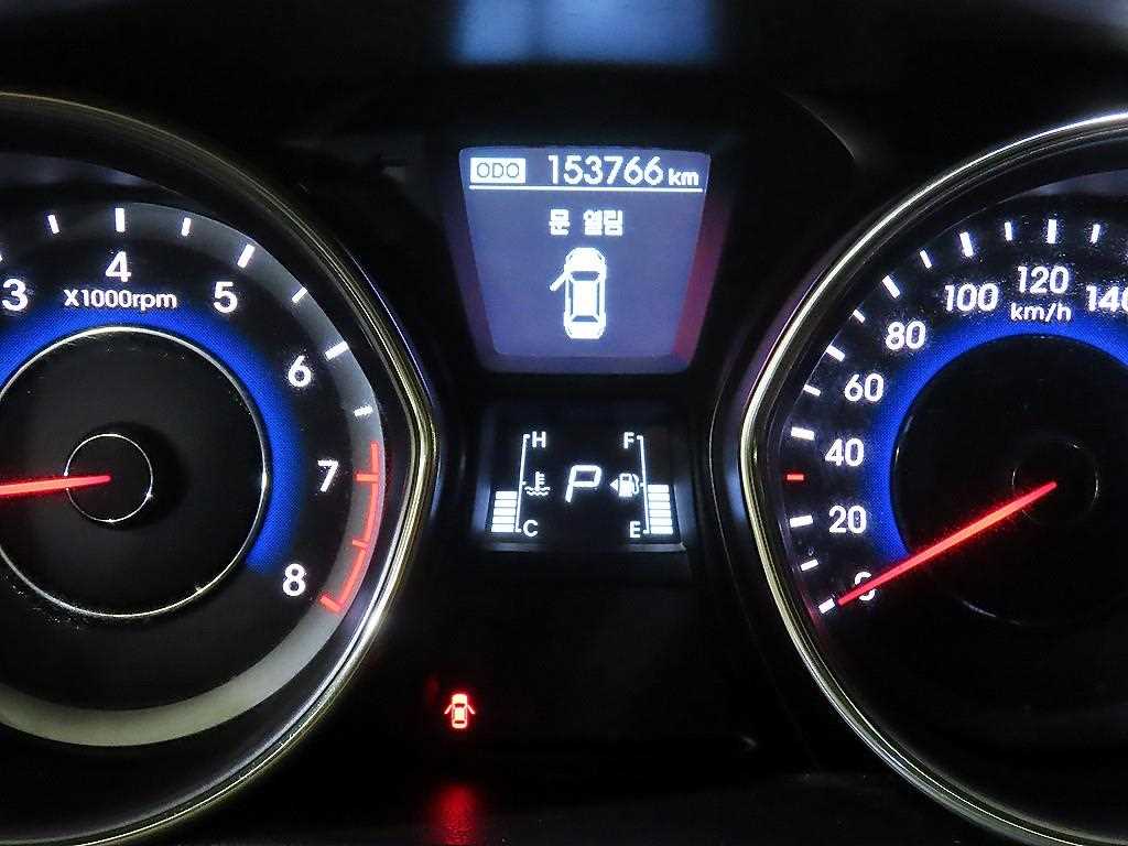 HYUNDAI Avante - Vista 9