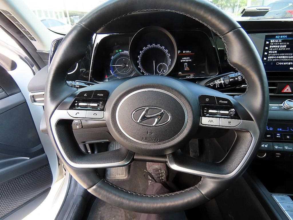 HYUNDAI Avante - Vista 8