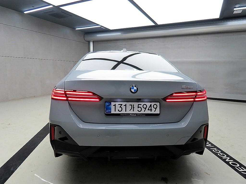 BMW 5 Series - Vista 3