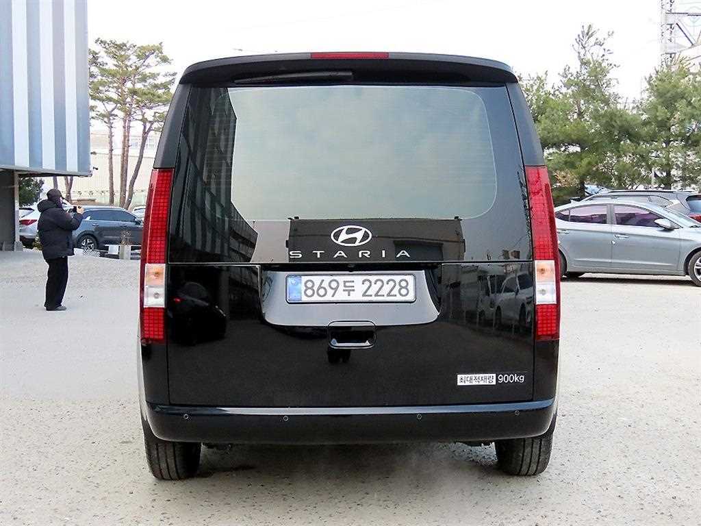 HYUNDAI Staria - Vista 4