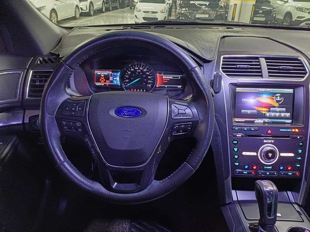 Ford Explorer - Vista 8