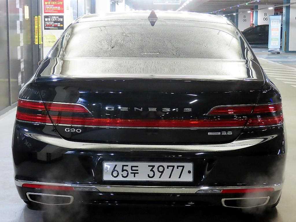 Genesis G90 - Vista 5