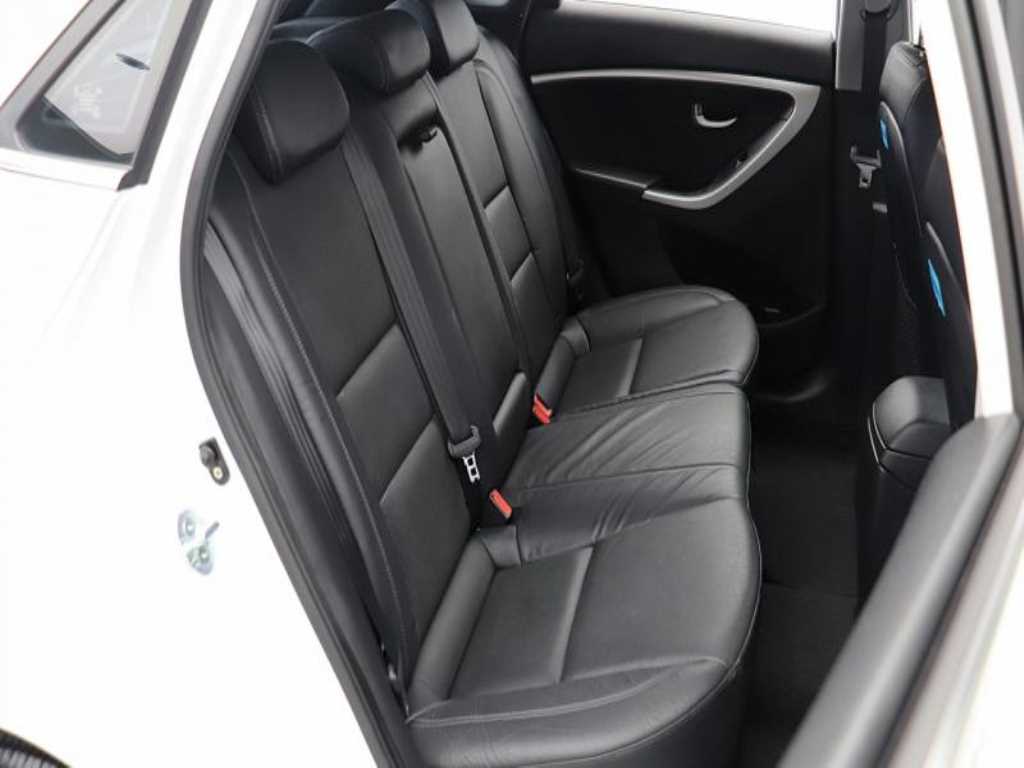 HYUNDAI i30 - Vista 11