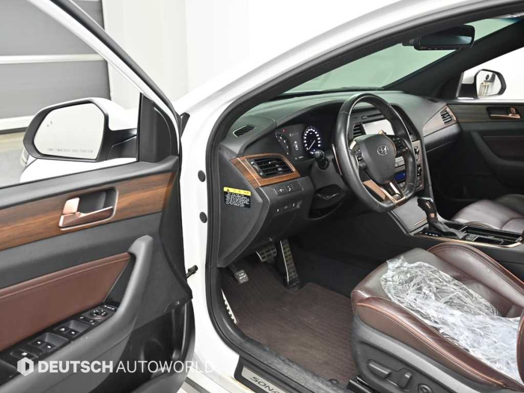 HYUNDAI Sonata - Vista 11