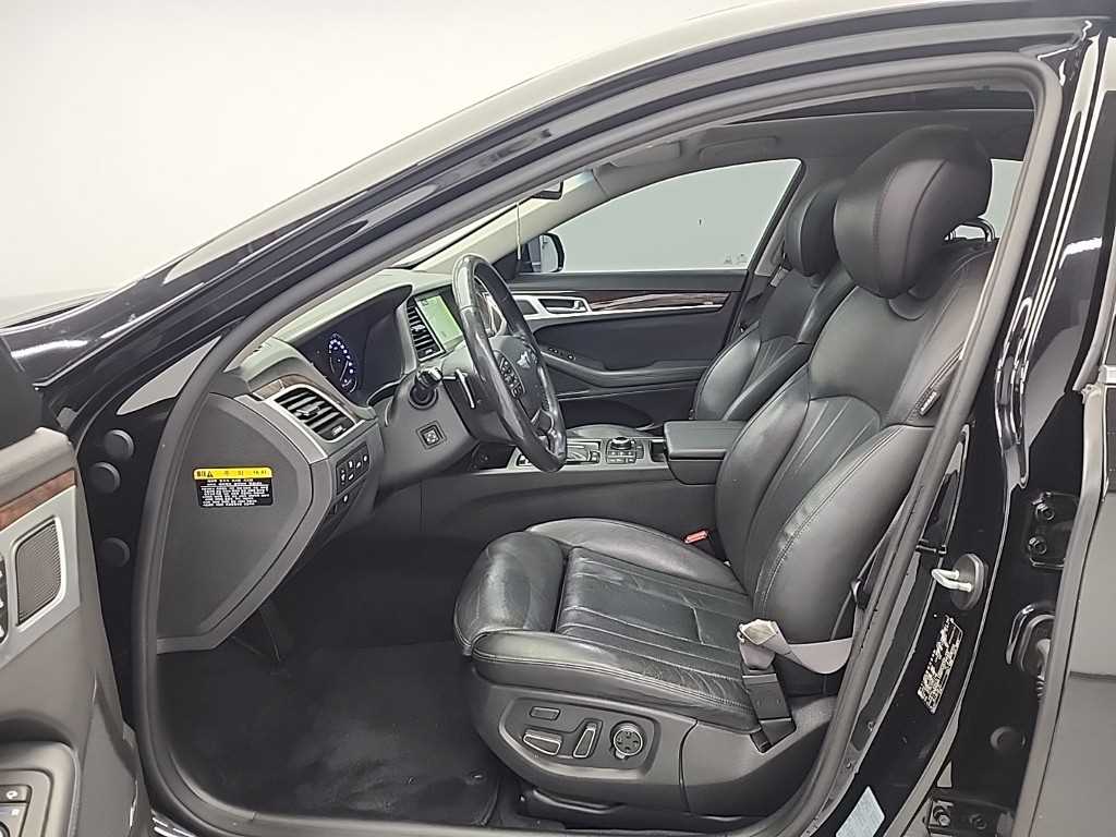 HYUNDAI Genesis - Vista 11