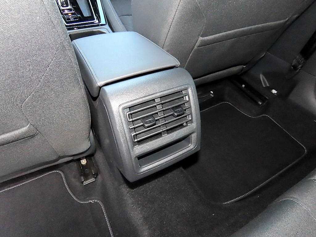 Volkswagen Golf 2024 Blanco - Importación desde Corea - HF Imports Iquique - Foto 17