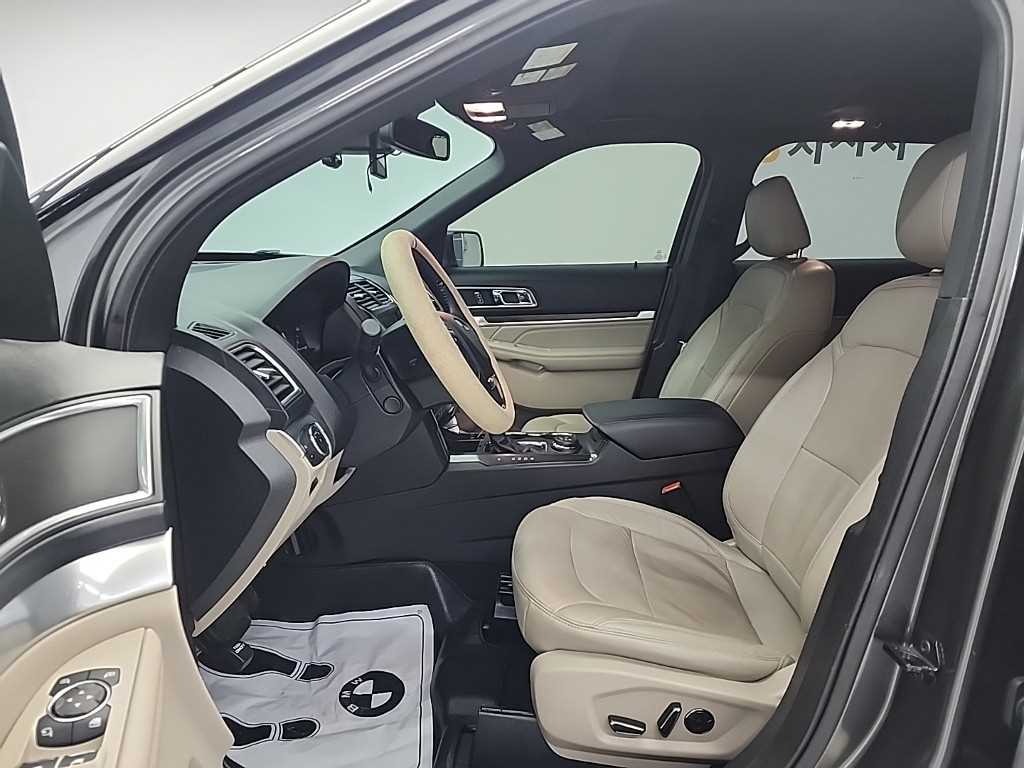 Ford Explorer - Vista 11