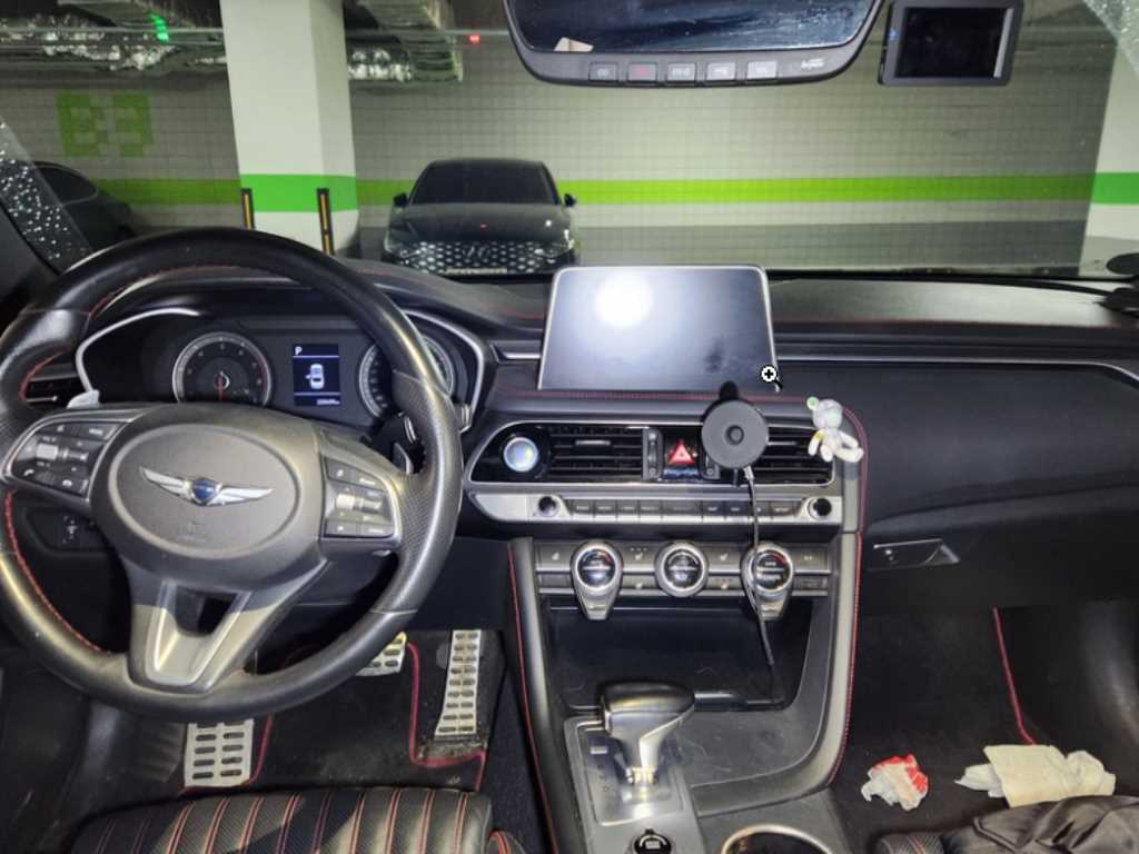 Genesis G70 - Vista 8