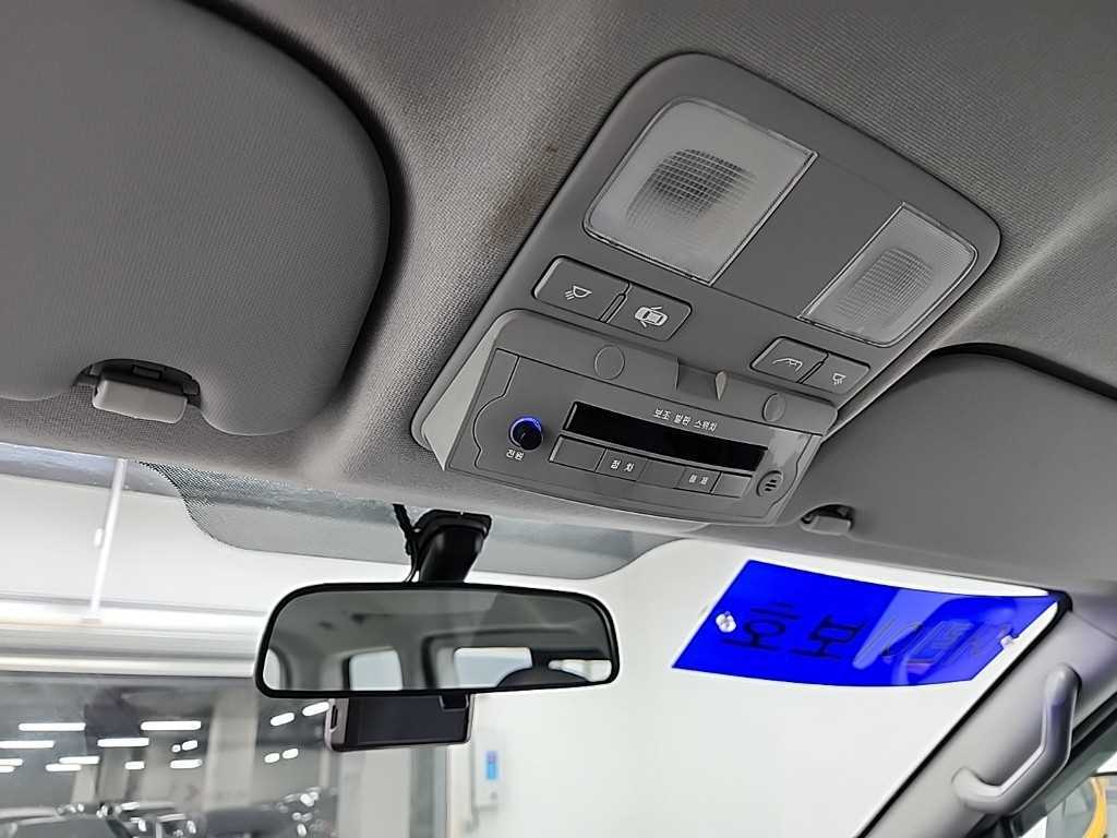 HYUNDAI Starex 2019 Amarillo - Importación desde Corea - HF Imports Iquique - Foto 16