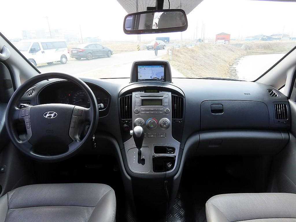 HYUNDAI Starex - Vista 9