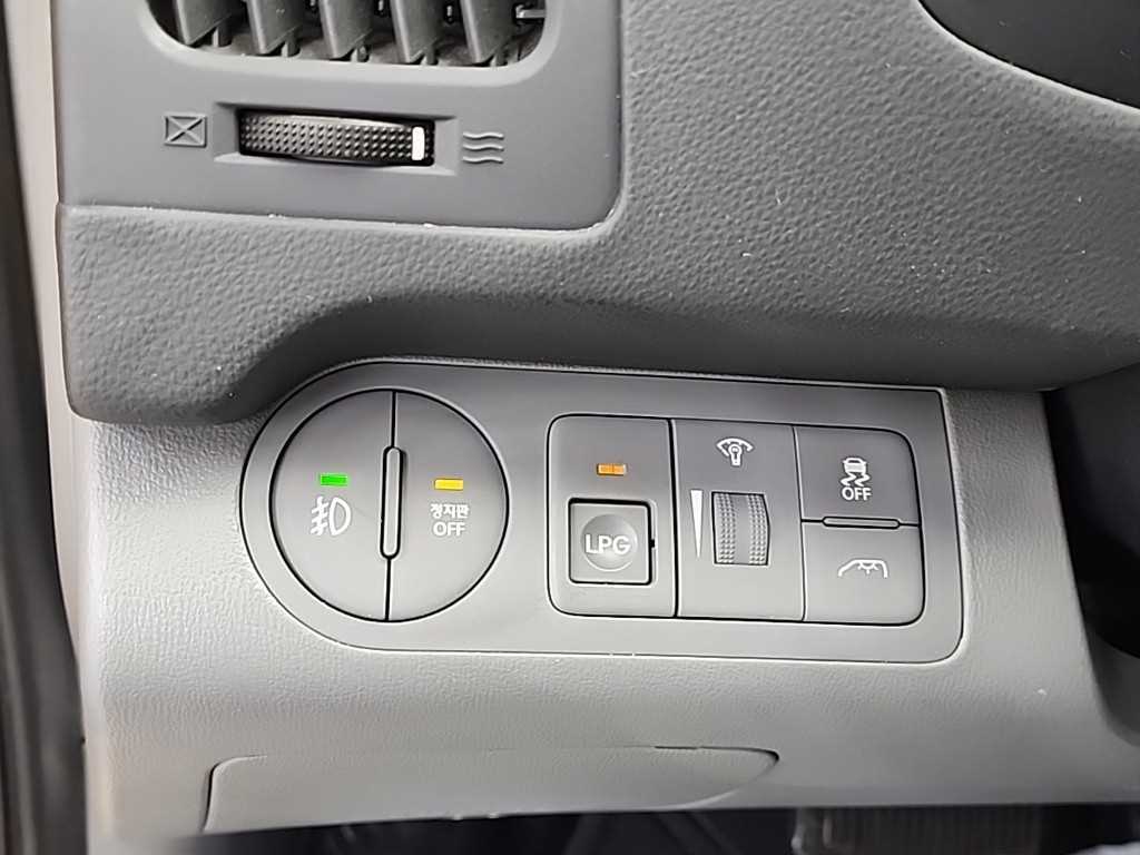 HYUNDAI Starex 2019 Amarillo - Importación desde Corea - HF Imports Iquique - Foto 18