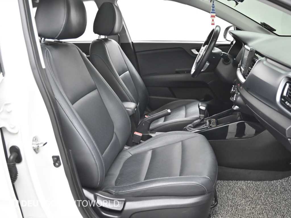 KIA Stonic - Vista 10