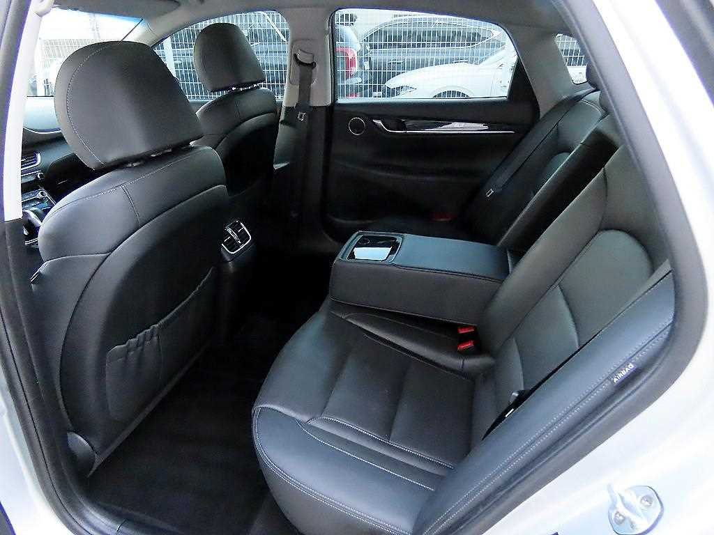 HYUNDAI Grandeur - Vista 6